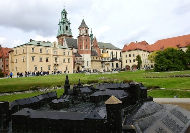 podziemna trasa na wawelu