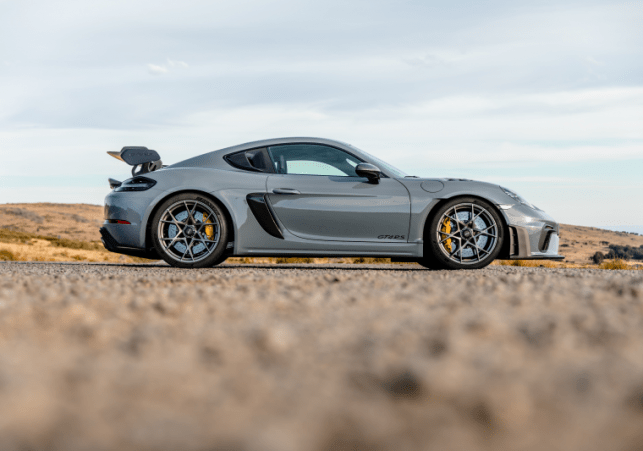 porsche 718 cayman gt4 rs