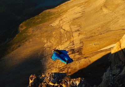BASE jumping